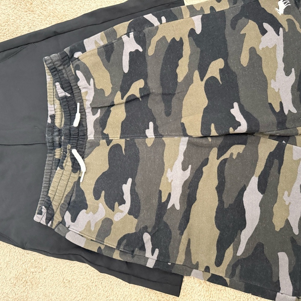 Abercrombie Kids Camouflage and black shorts - Picture 3 of 8